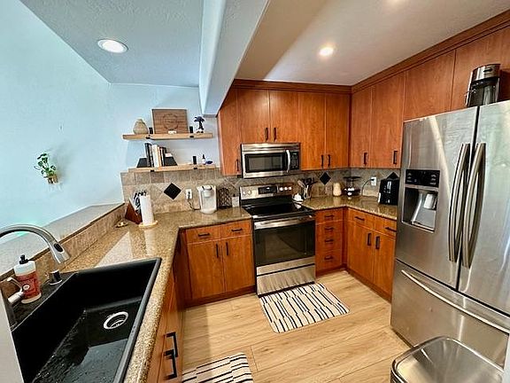 3rd image of 7003 Saranac St Unit 202