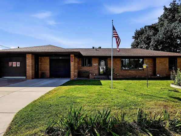 104 E Skelly St, Cuba City, WI 53807