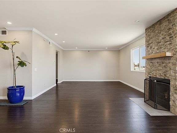 3rd image of 726 Elm Ave Unit 403