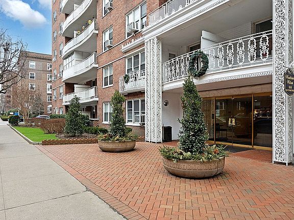 3rd image of 69-10 108th St #6O