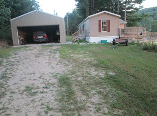 1662 Whispering Pines Ln, New Albin, IA 52160