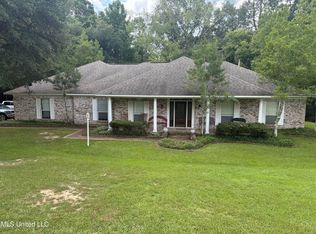 109 Falcon Ridge Dr, Raymond, MS 39154