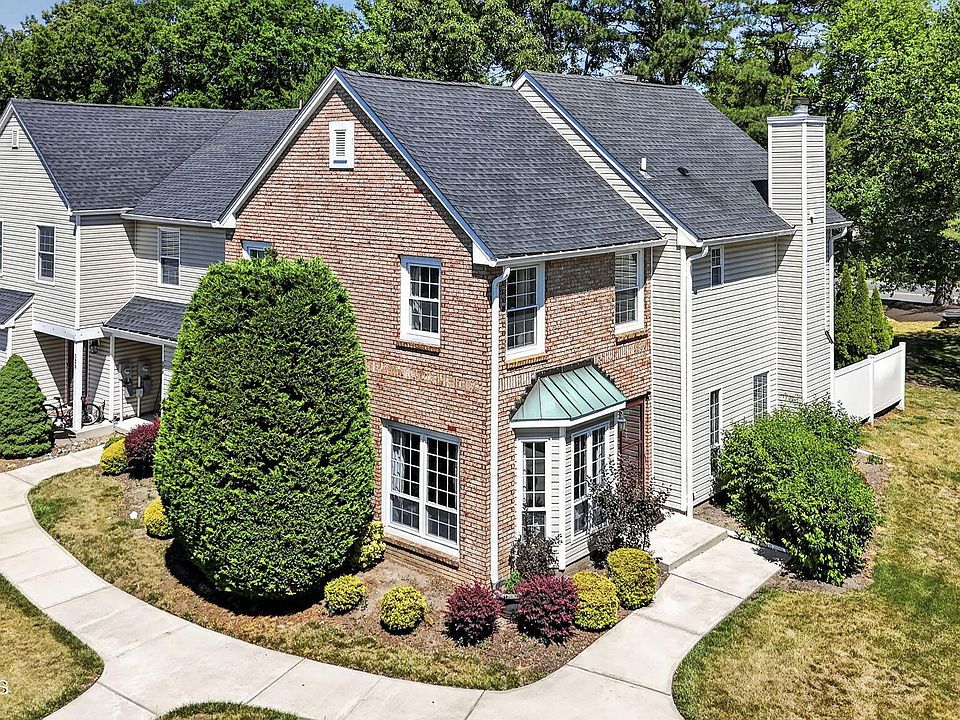 1st image of 133 Bedford Place