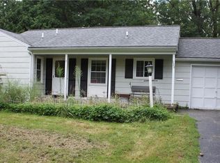 120 Knights Trl, Rochester, NY 14624