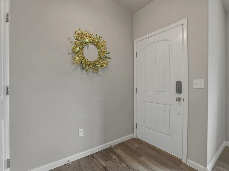 2093 Birmingham Loop — Photo 3