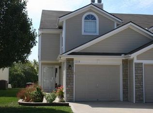 1318 NW Hidden Ridge Cir, Blue Springs, MO 64015