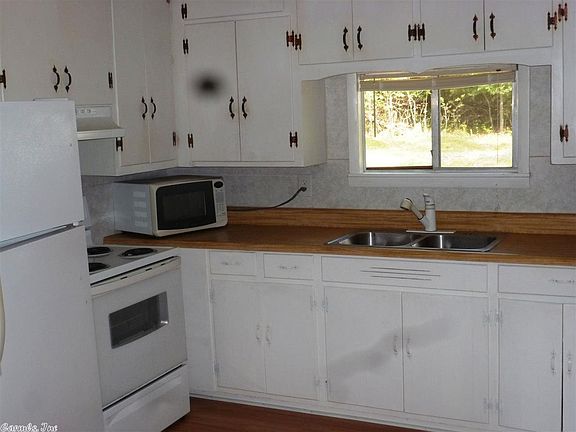 2nd image of 1200 Orchard Ln