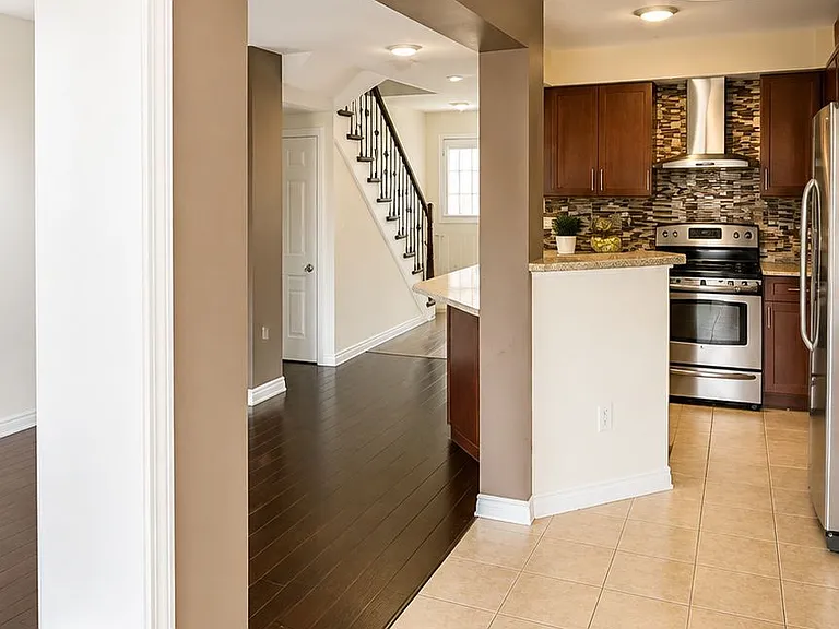 84 Gas Lamp Ln — Photo 5