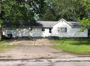 337 N Iowa St, Atwood, IL 61913