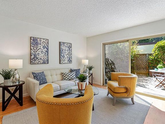 3rd image of 1109 Oddstad Blvd