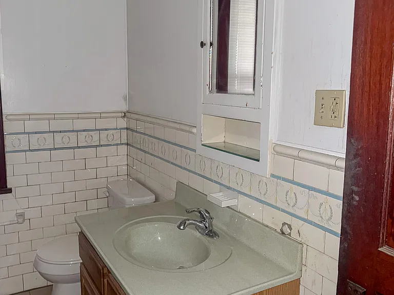 229 Ridge St #2B — Photo 10
