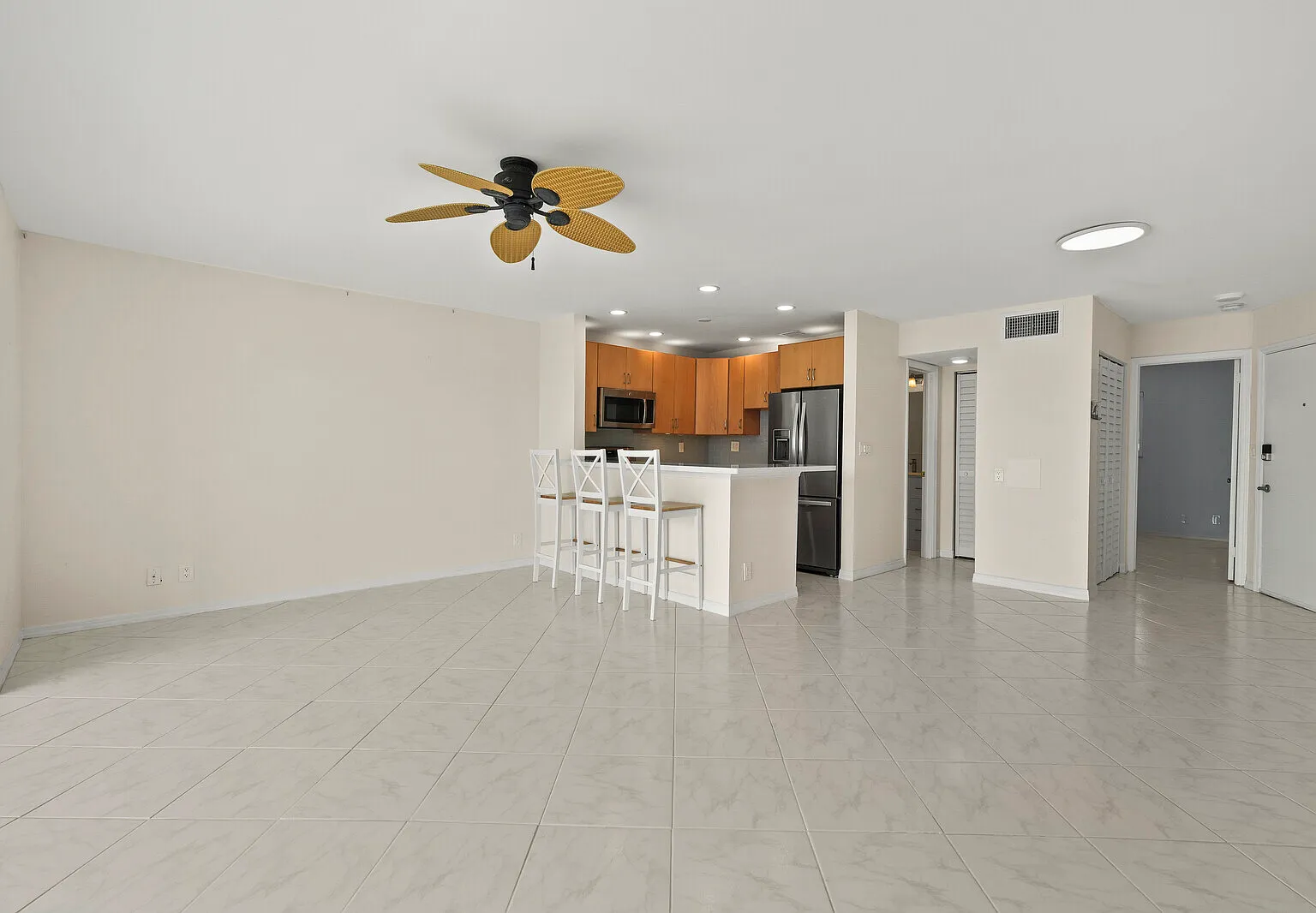 400 Wilma Circle #207 - 1 — Photo 1