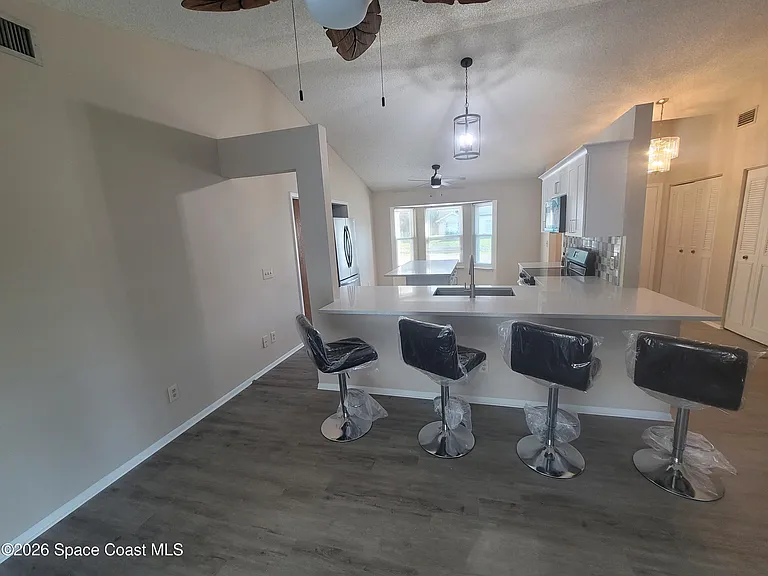 782 Simon St SE — Photo 16