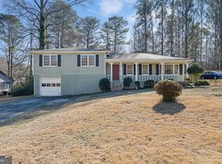 1216 Pine Creek Dr, Woodstock, GA 30188