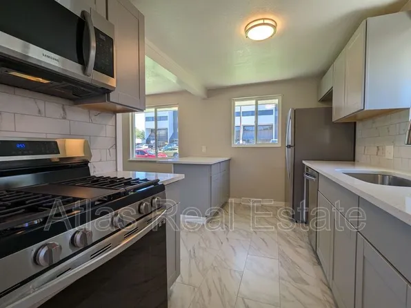 3361 N Poplar St, Denver, CO 80207