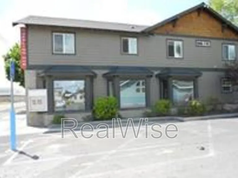 219 NW 6th St #3 — Photo 1