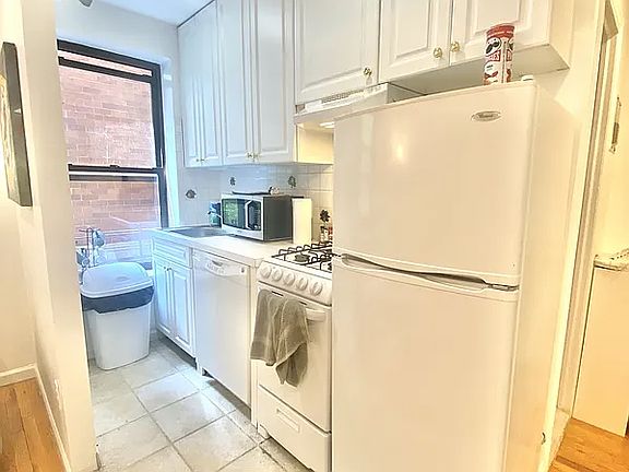 2nd image of 512 E 80th St APT 5