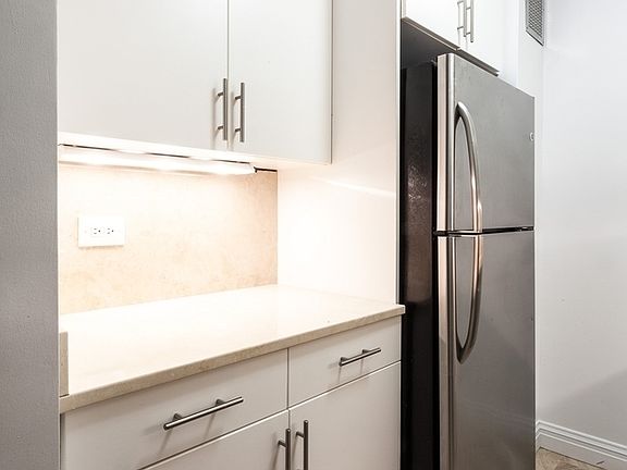 5th image of 201 E 87th St APT 6N