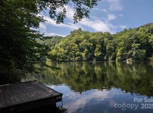 300 Sweet Birch Ln, Tuckasegee, NC 28783