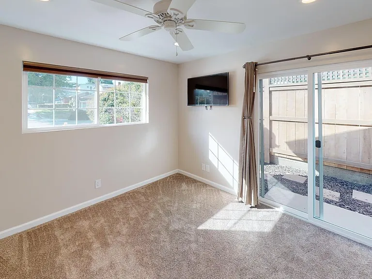 1751 Catalina Blvd — Photo 7