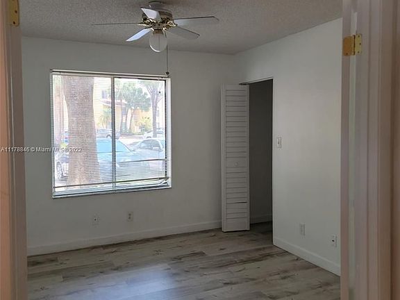 5th image of 1098 Coral Club Dr #1098