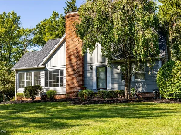 6728 Columbia Rd, Olmsted Township, OH 44138