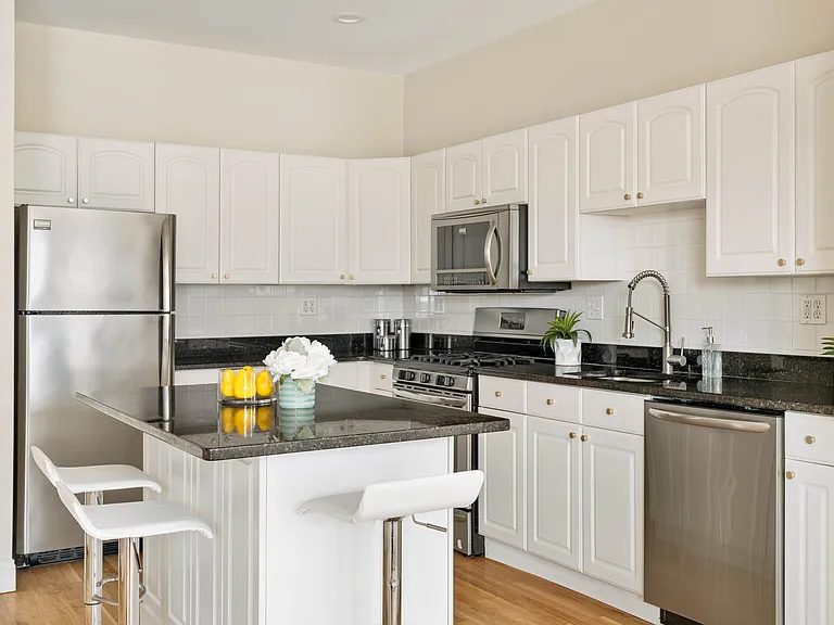 137 P St #2 — Photo 8