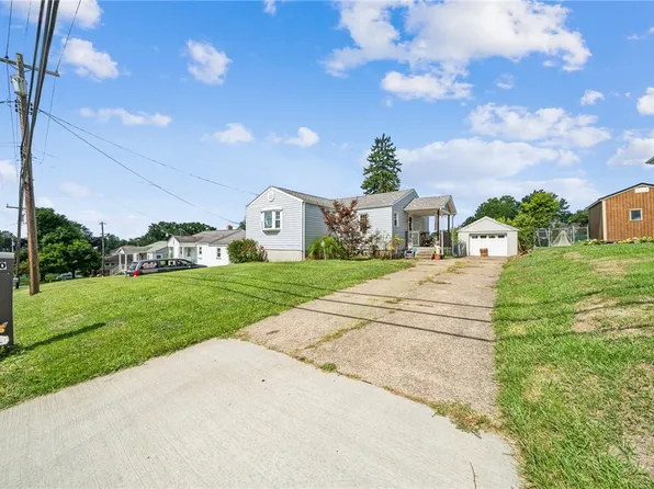 2060 Guffey Rd N, Irwin, PA 15642