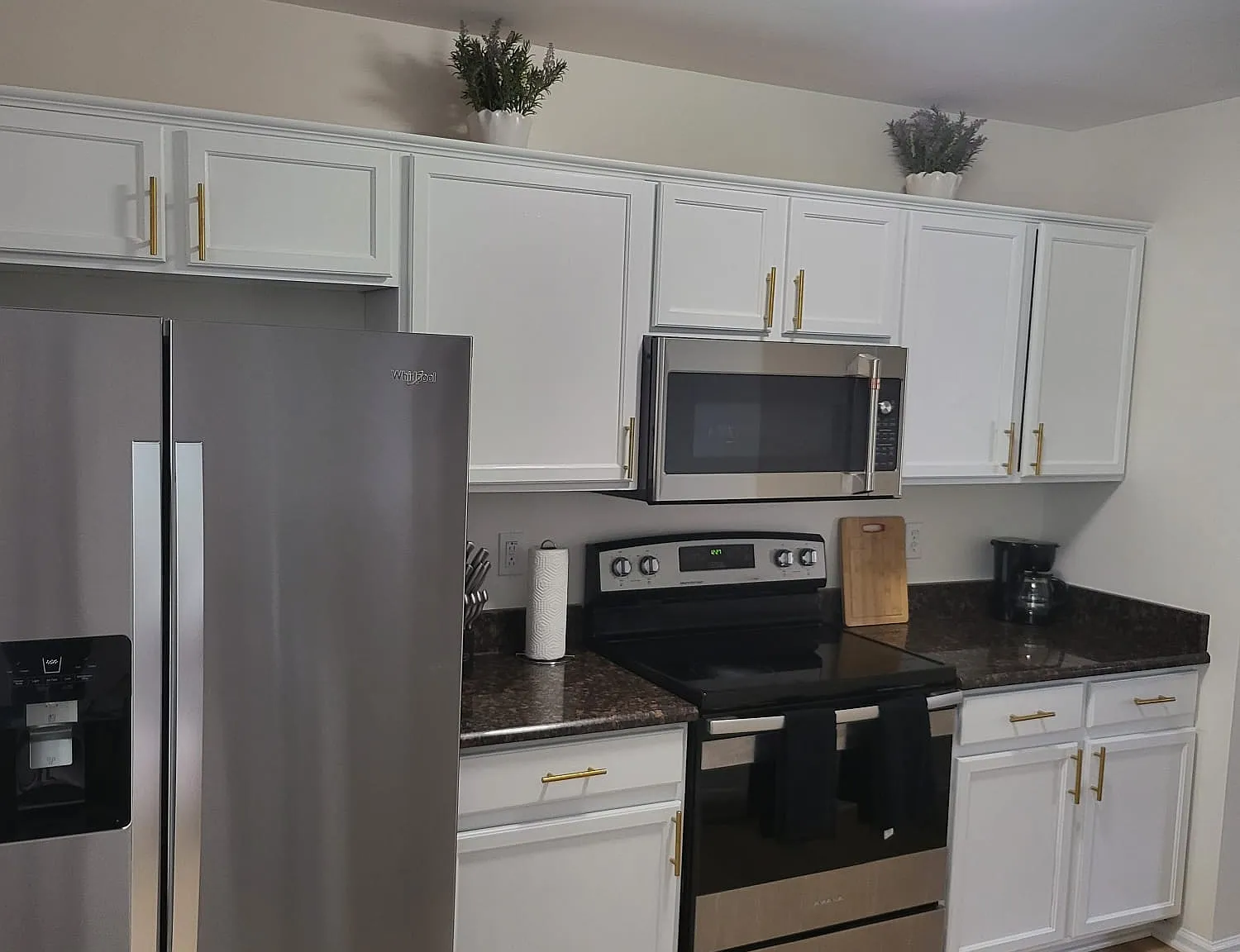 3 bed, 2.5 bath, 1332 sqft, $2,225 — Photo 3