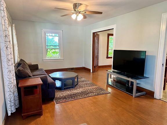 4th image of 40 Haynes Ave