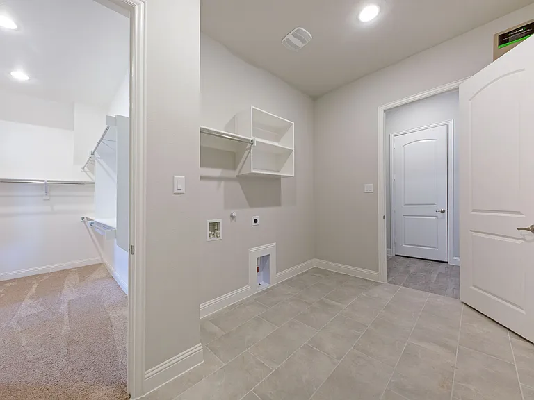 2813 Carisbrooke St — Photo 24