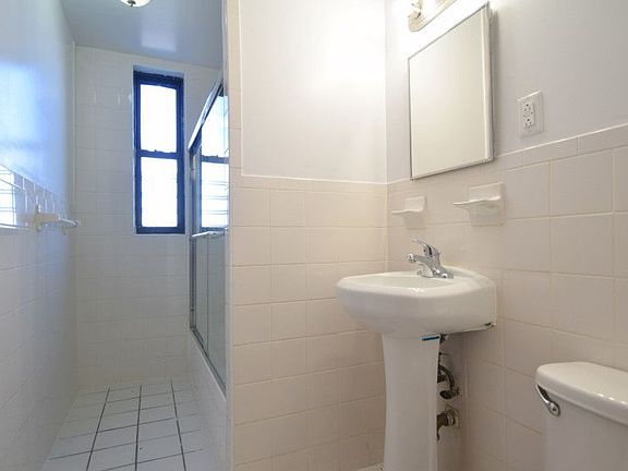 5th image of 2101 Cedar Ave APT 3C