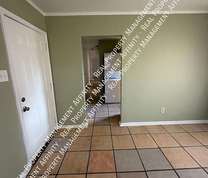 639 Mississippi Blvd #1 — Photo 4