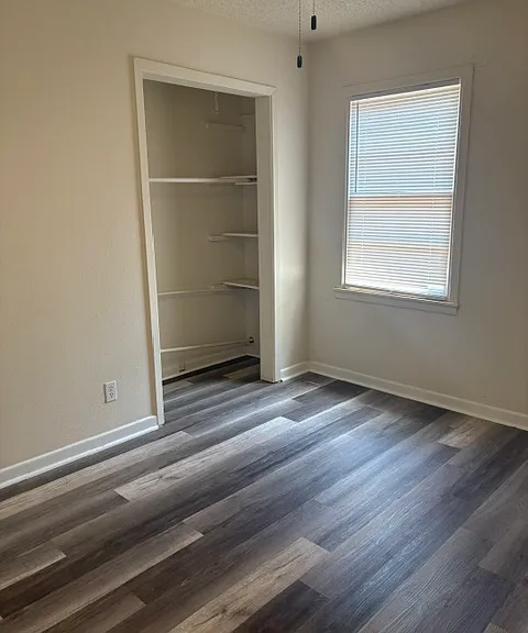 942 Forrest Ave — Photo 11