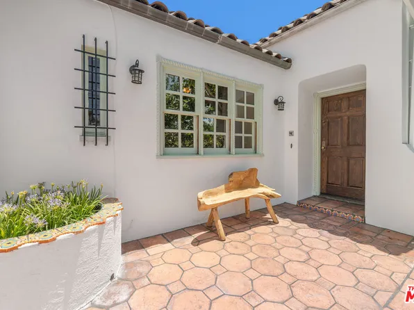 2004 Vine St, Los Angeles, CA 90068