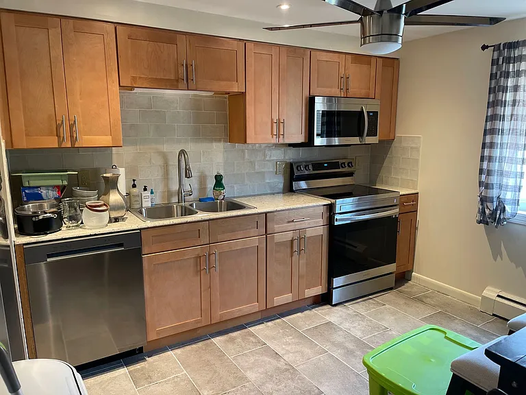 Lancer Court Apartments — Photo 5
