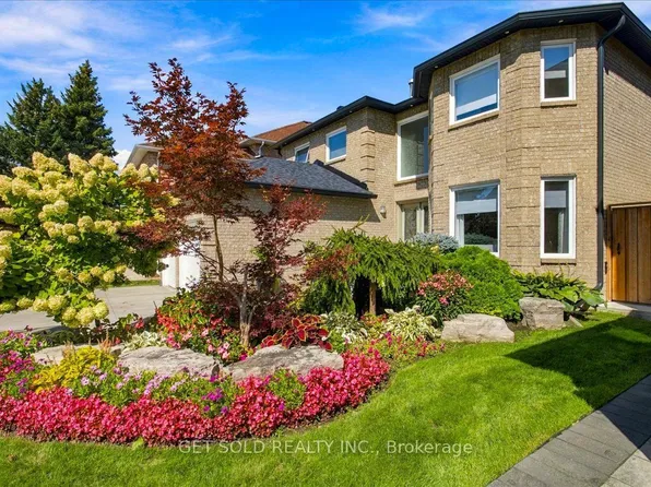 10 Coldwater Ct, Vaughan, ON L4J 7S4