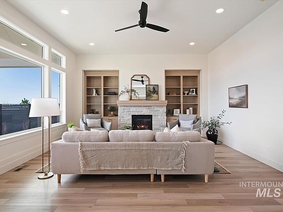 5th image of 2154 N Palaestra Ave