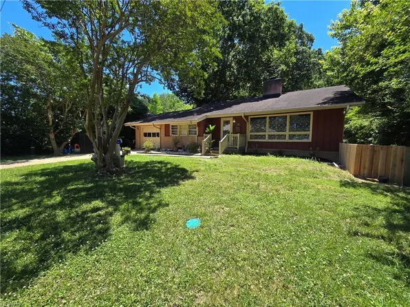 22 Garfield Dr, Newport News, VA 23608