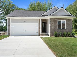 47103 Rosa Ct, Chesterfield, MI 48047