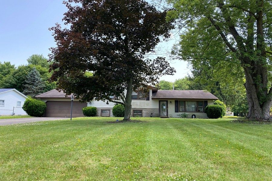 1st image of 2585 Vollmer Dr