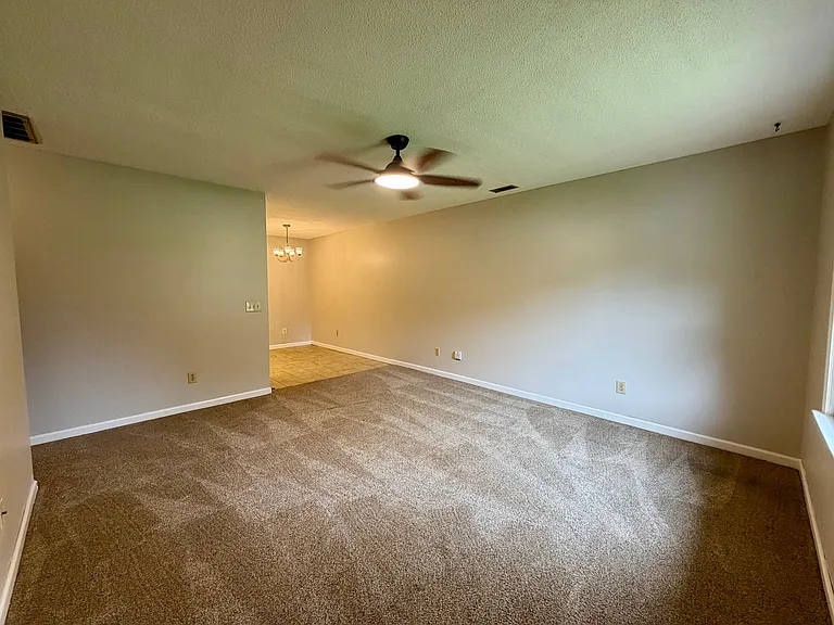 70 Frost Wood Ct — Photo 2