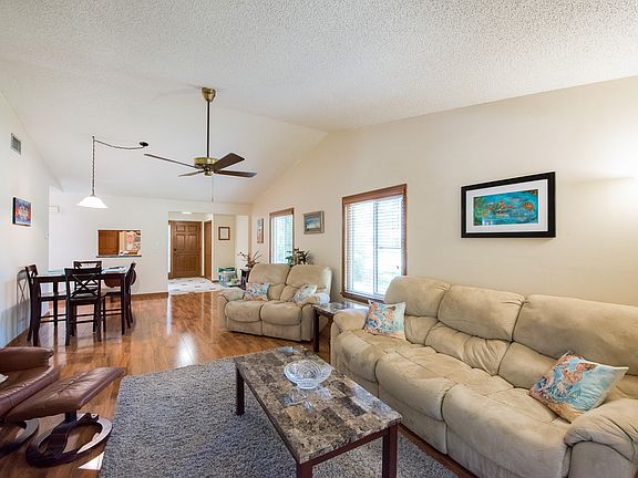3rd image of 162 Deer Lake Cir