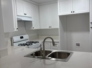 242 W Santa Cruz St #103, San Pedro, CA 90731