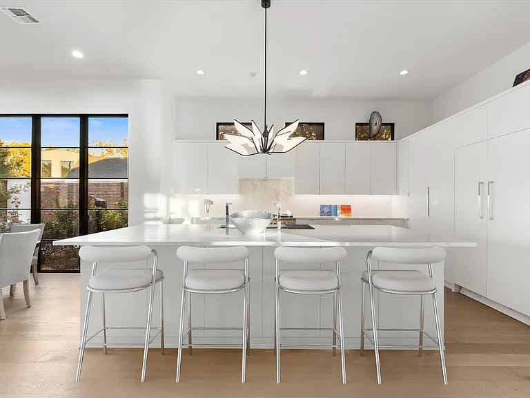 3771 Almazan Dr — Photo 6