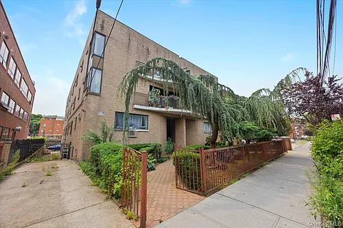14726 Roosevelt Ave #L1 Photo 1