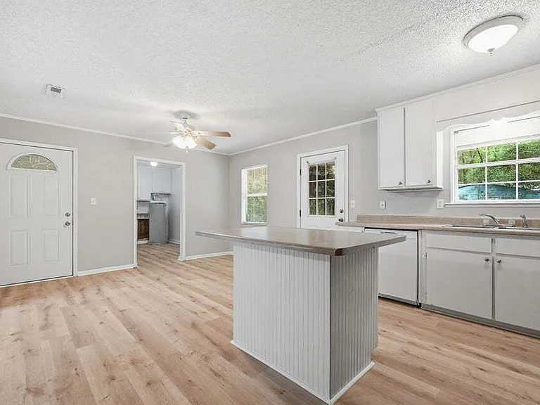 106 Andrews Ave — Photo 22