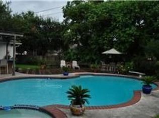 1705 Falcon Ridge Blvd, Friendswood, TX 77546