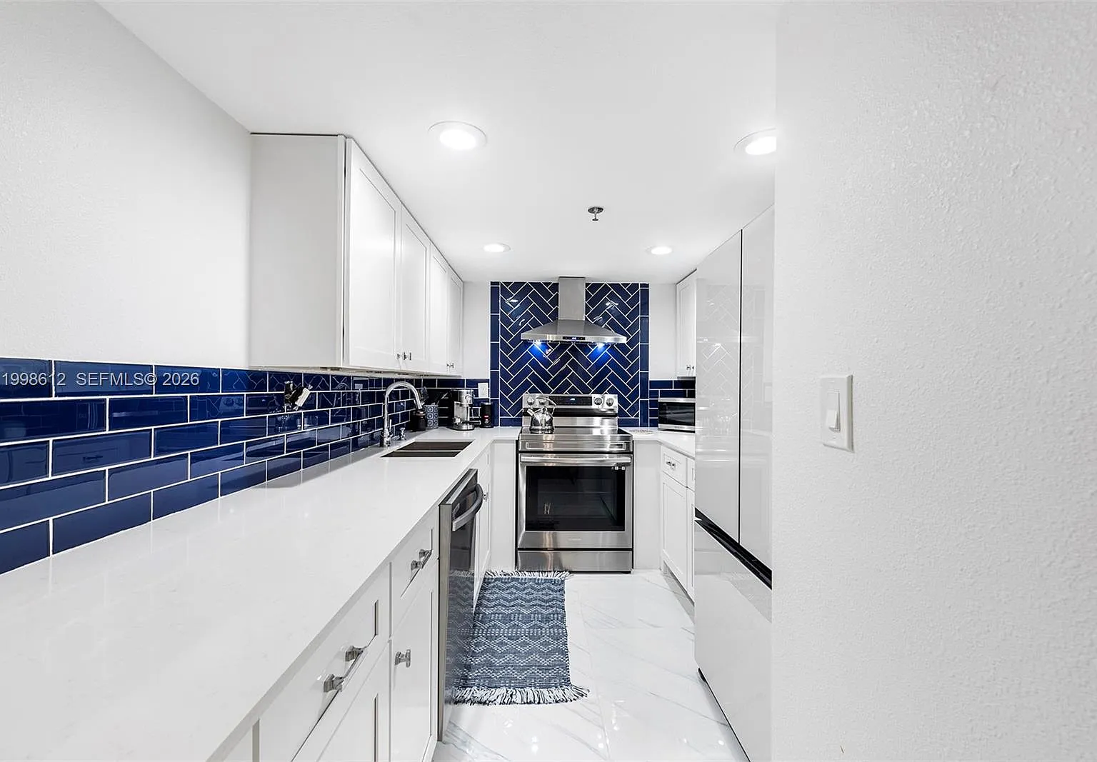 The Riviera Condo — Photo 3