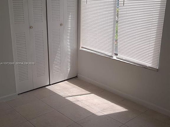 3rd image of 2544 Riverside Dr #215